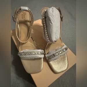 New Jewel by Badgley Mischka Hosana Sexy Stiletto champagne size 11